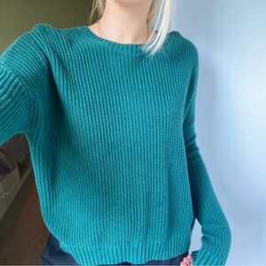 hollister dark green sweater